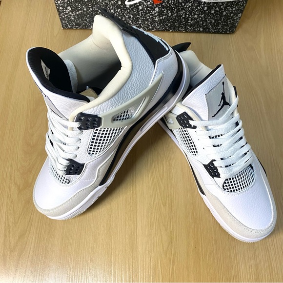 Women's Sneakers Shoes -Jordan 4 Retro Military Black - Picture 2 of 6